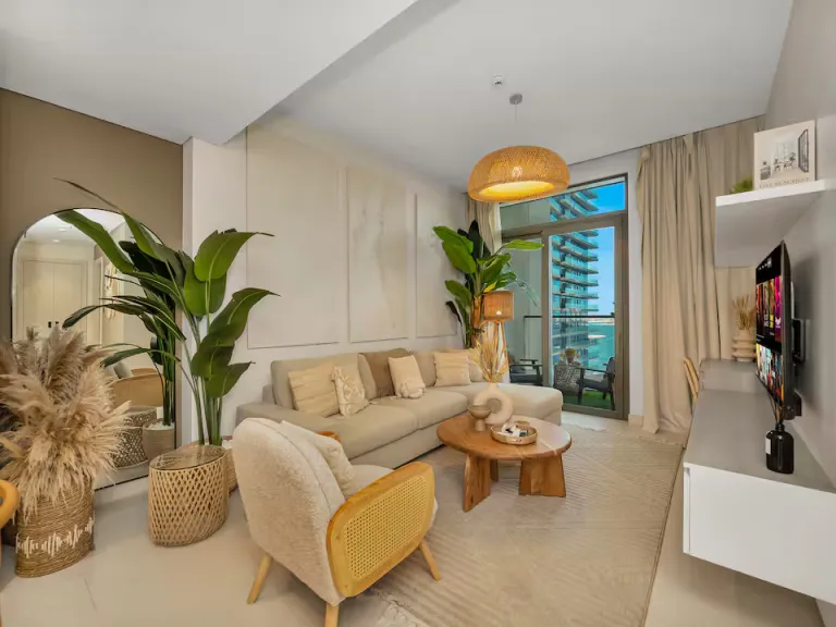 Airbnb Stays in Dubai Near Palm Jumeirah 