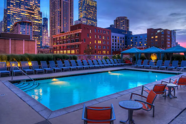t City View Airbnb Stays in Chicago