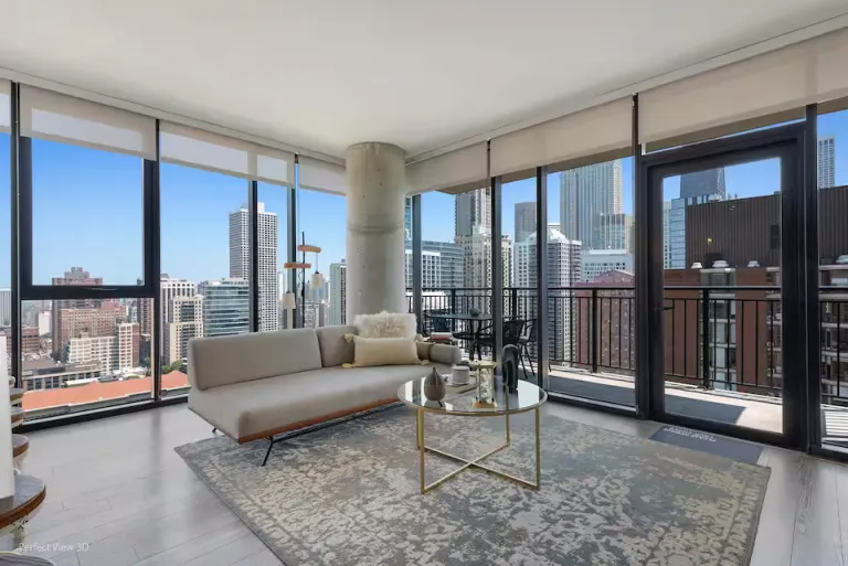 t City View Airbnb Stays in Chicago