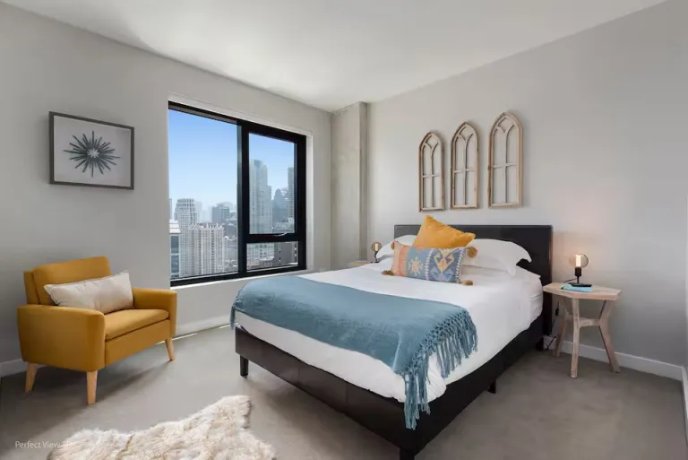 t City View Airbnb Stays in Chicago