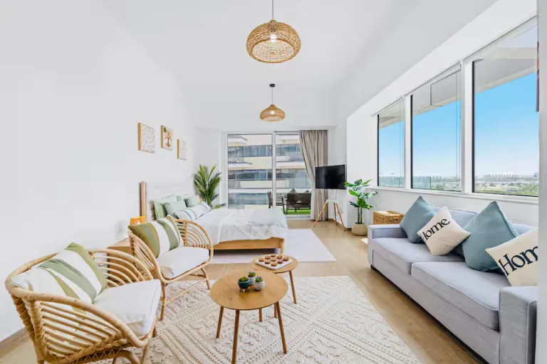 Luxury Airbnb Stays in Abu Dhabi 2026