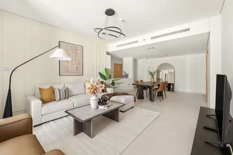 Luxury Airbnb Stays in Abu Dhabi 2026
