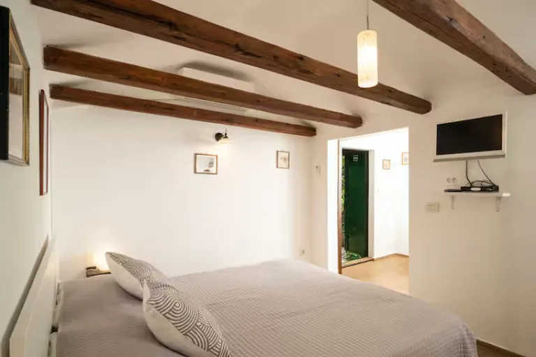 Best Waterfront Airbnb Stays in Croatia for Stunning Adriatic Views