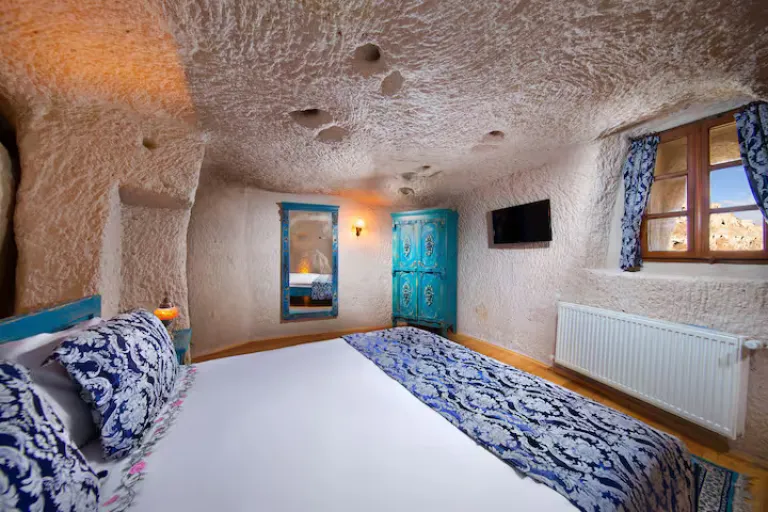 Airbnb Stays in Cappadocia, Turkey for Hot Air Balloon Views 