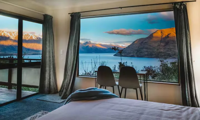 Airbnb Stays in Queenstown, New Zealand for Scenic Getaways