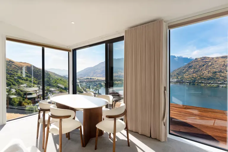 Airbnb Stays in Queenstown, New Zealand for Scenic Getaways