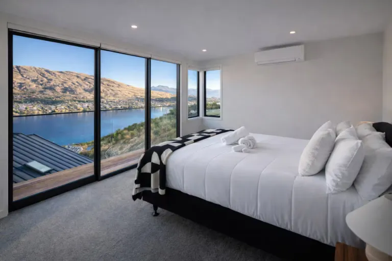 Airbnb Stays in Queenstown, New Zealand for Scenic Getaways