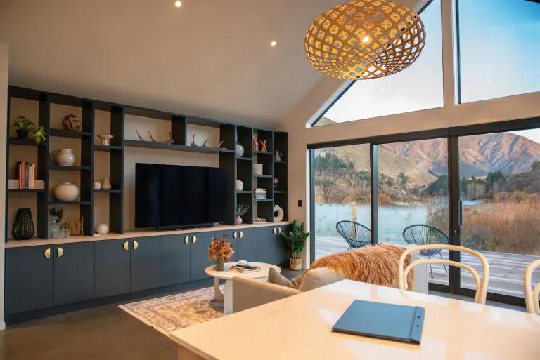 Airbnb Stays in Queenstown, New Zealand for Scenic Getaways