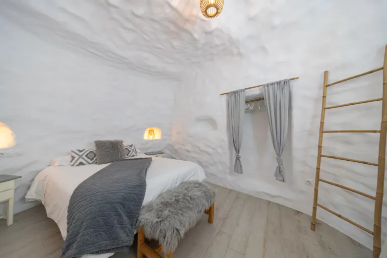 cave Airbnb in Spain