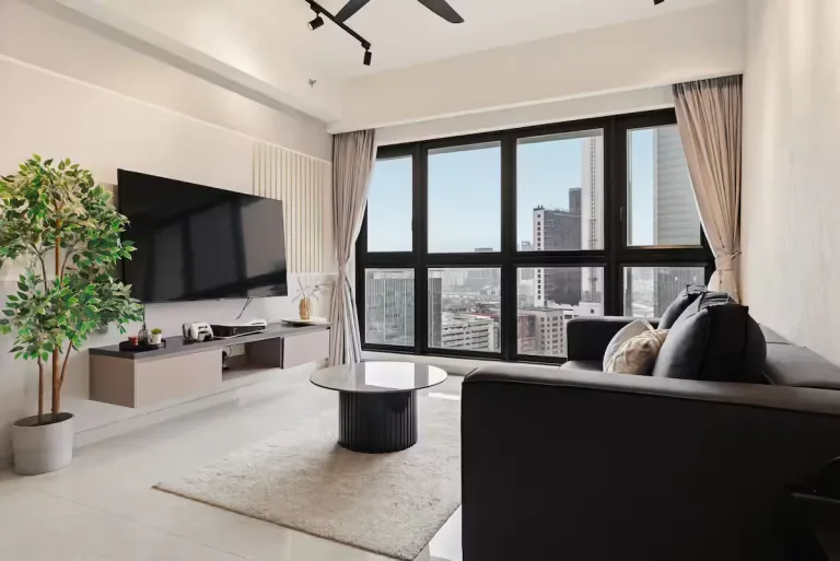 Rooftop Airbnb Stays in Kuala Lumpur with Skyline Views
