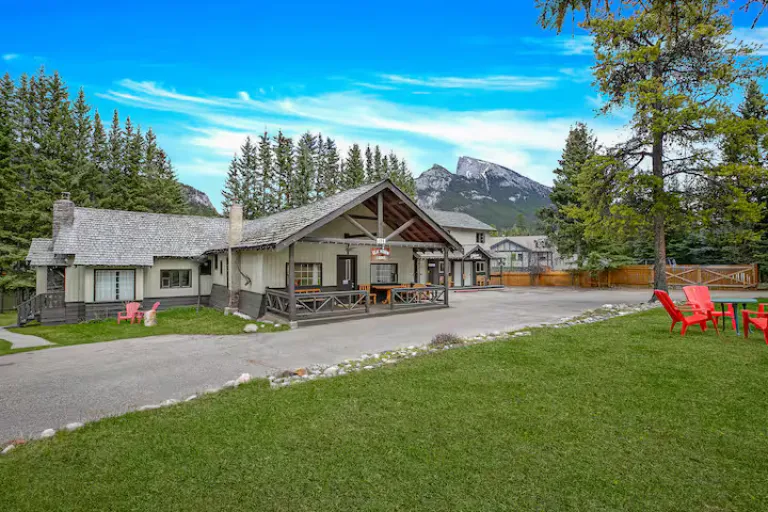 Airbnb in Banff