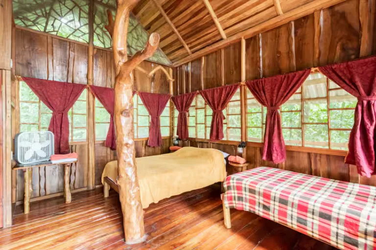  treehouse Airbnb in Costa Rica 