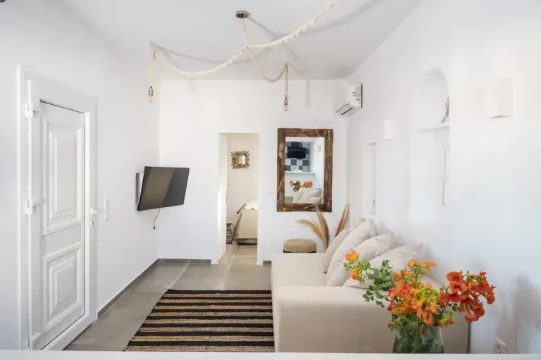 private pool luxury villa Airbnb in Mykonos