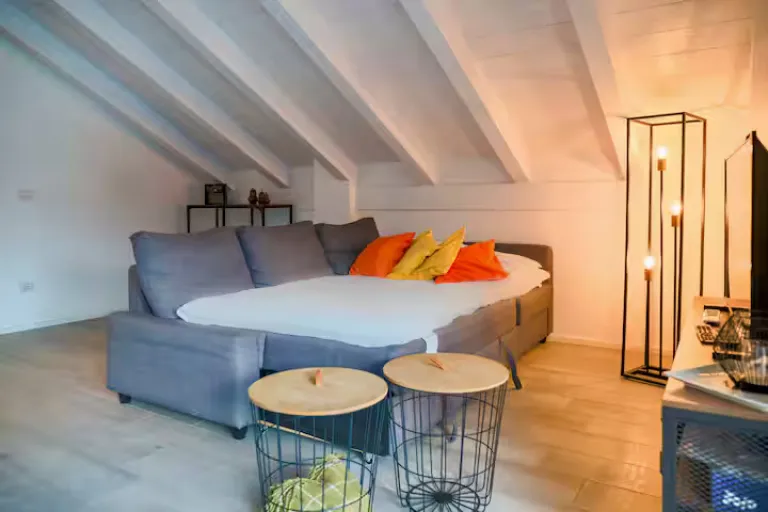 Airbnb near Lake Como