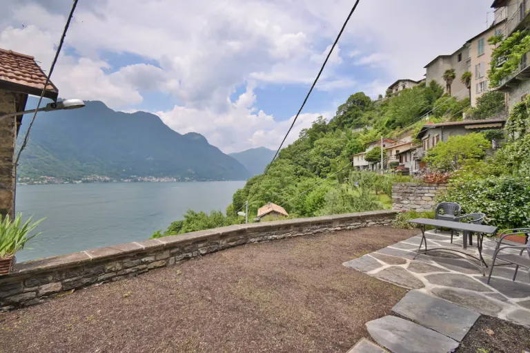 Airbnb near Lake Como