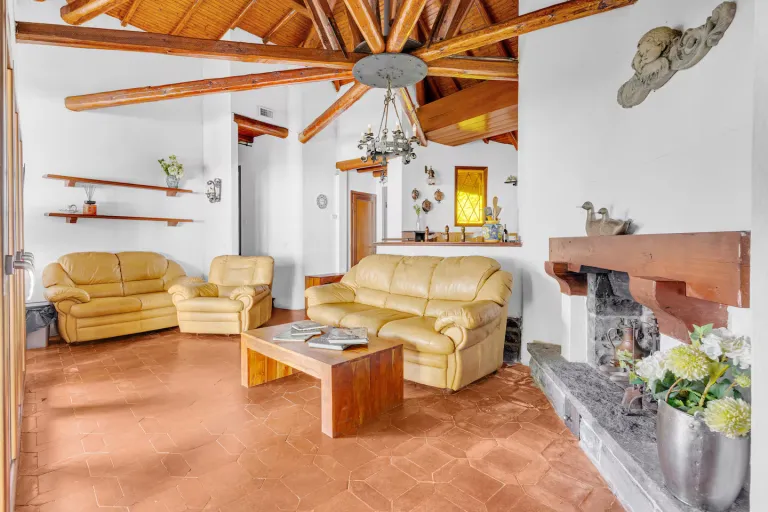 Airbnb near Lake Como