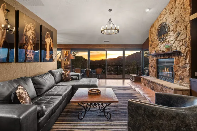 Airbnb in Sedona Arizona with Red Rock Views