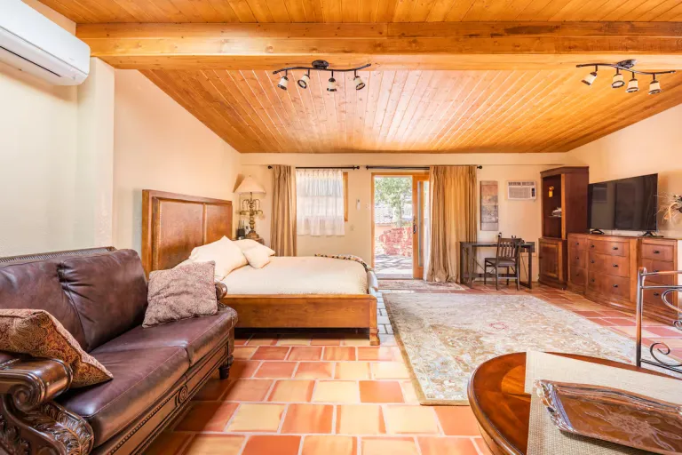 Airbnb in Sedona Arizona with Red Rock Views