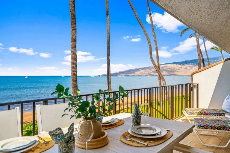 beachfront Airbnb in Maui