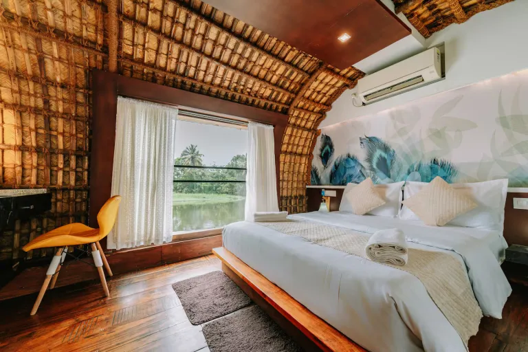 Best 2026 Houseboat Airbnb Stays in Kerala 