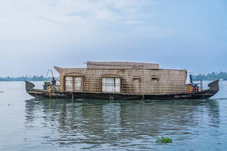 Best 2026 Houseboat Airbnb Stays in Kerala 