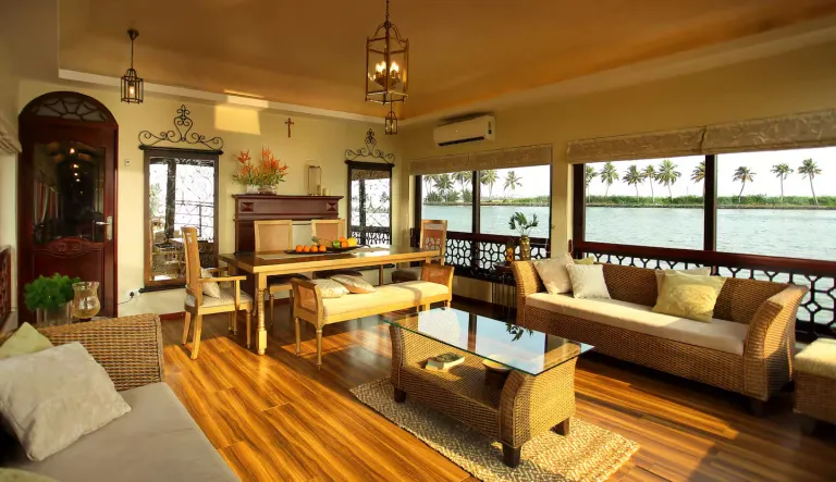 Best 2026 Houseboat Airbnb Stays in Kerala 