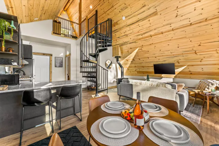 Best 2026 Airbnb Cabin Stays in Colorado Rockies