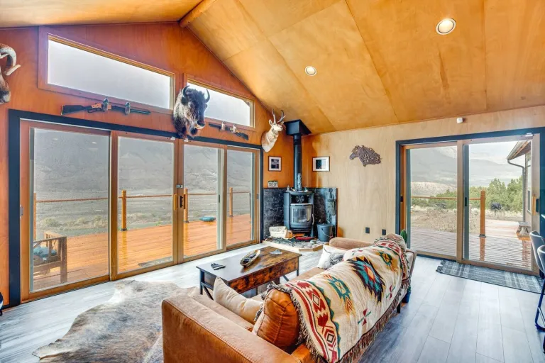 Best 2026 Airbnb Cabin Stays in Colorado Rockies