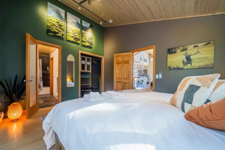 Best 2026 Airbnb Cabin Stays in Colorado Rockies