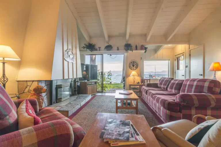 waterfront Airbnb in Lake Tahoe