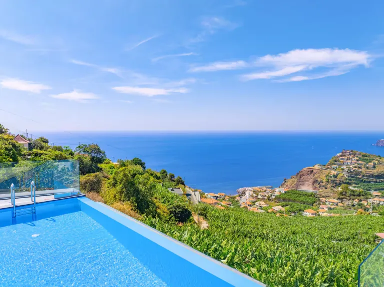 Airbnb Stays in Madeira with Ocean Views