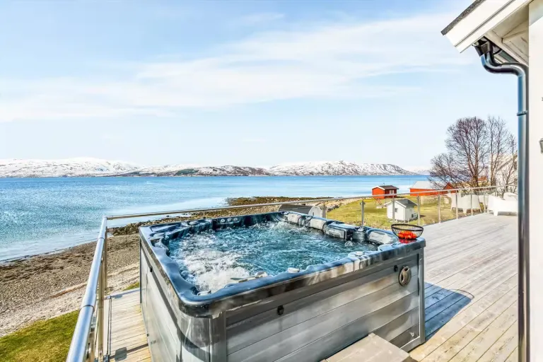 Best 2026 Northern Lights Airbnb Stays in Troms&oslash;, Norway