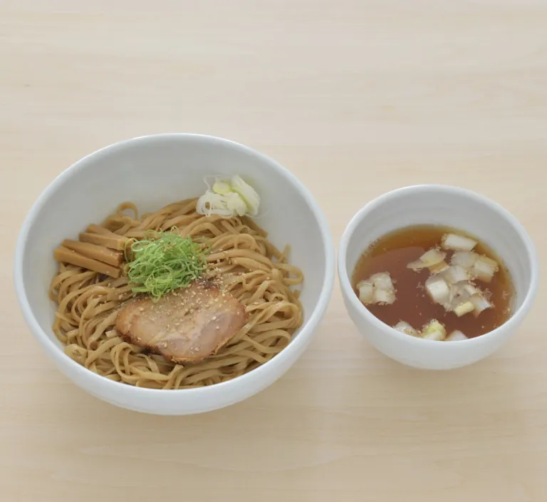 Special tsukesoba with chashu pork, bamboo shoots, and dipping broth at Sasaki Seimenjo in Tokyo.