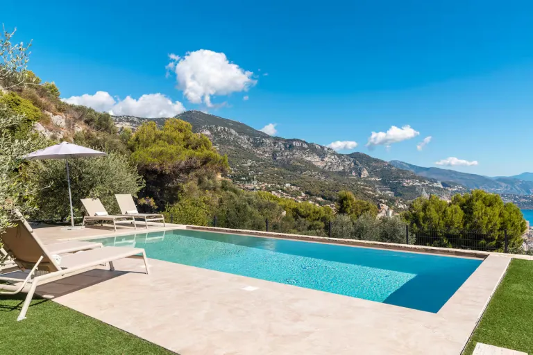 Luxury Airbnb Stays in French Riviera