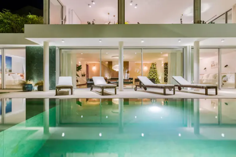 Luxury Airbnb Stays in French Riviera
