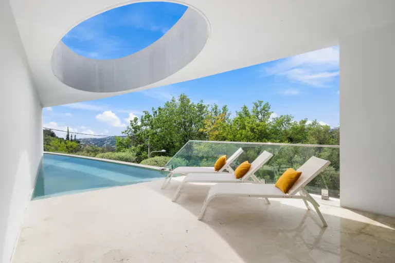 Luxury Airbnb Stays in French Riviera