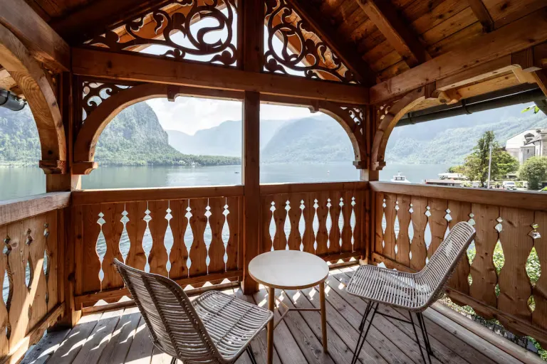 Airbnb in Hallstatt with lake views