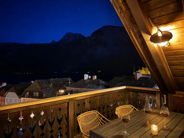 Airbnb in Hallstatt with lake views