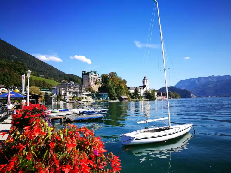 Airbnb in Hallstatt with lake views