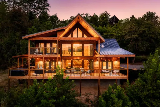 Image for article Best Cabin Airbnb Stays in Smoky Mountains, Tennessee to Book in 2026