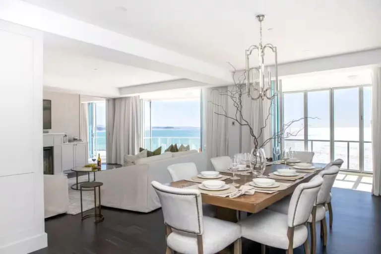 beachfront Airbnb in Gold coast