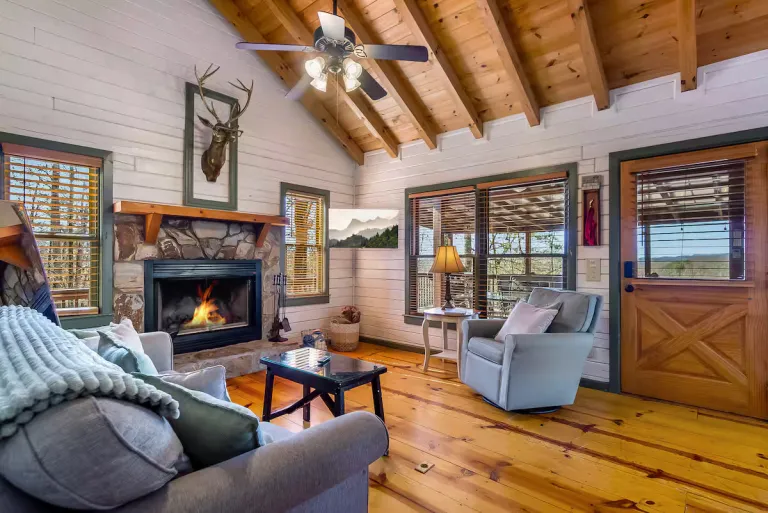 Mountain Airbnb Cabins in Blue Ridge Mountains