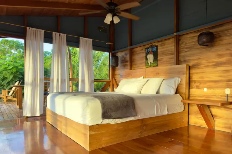 Best 2026 Airbnb Stays in Galápagos Islands, Ecuador for Wildlife Lovers