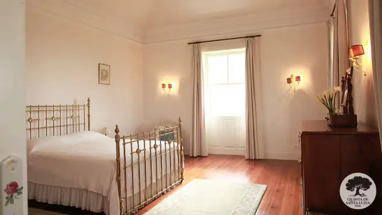 Best 2026 Airbnb Stays in Madeira Wine Region