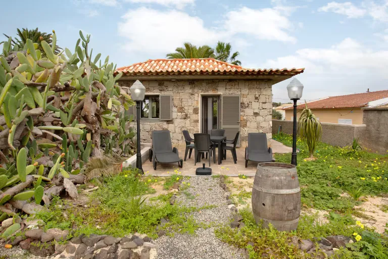 Best 2026 Airbnb Stays in Madeira Wine Region