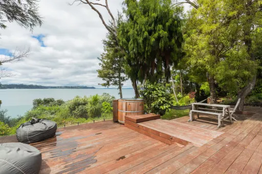 Image for article Best 2026 Airbnb Stays in Auckland, New Zealand with Harbour Views