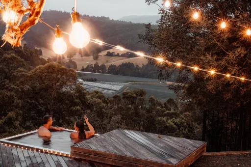 Image for article 8 Best 2026 Airbnb Stays in Tasmania, Australia for Wilderness Retreats
