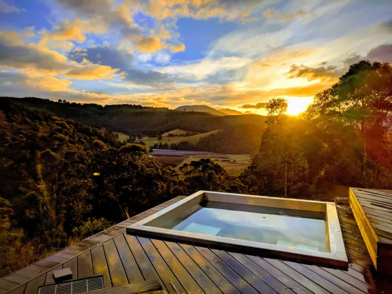8 Best 2026 Airbnb Stays in Tasmania, Australia for Wilderness Retreats