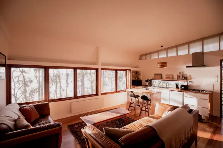 8 Best 2026 Airbnb Stays in Tasmania, Australia for Wilderness Retreats