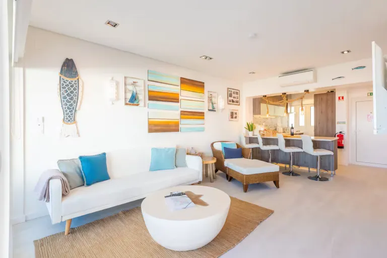 Best 2026 Airbnb Stays in Algarve, Portugal with Cliffside Views